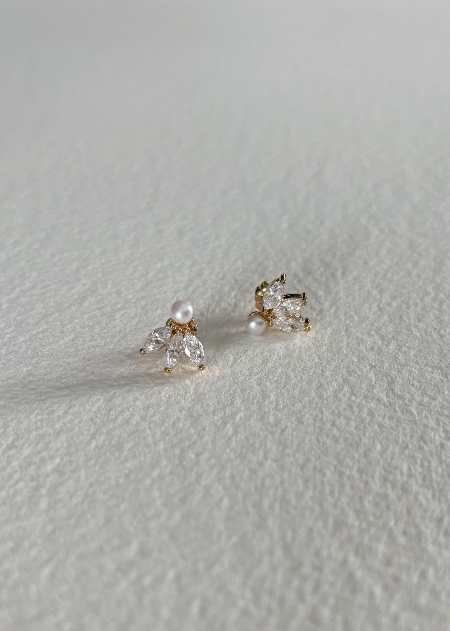 Marquise studs earrings