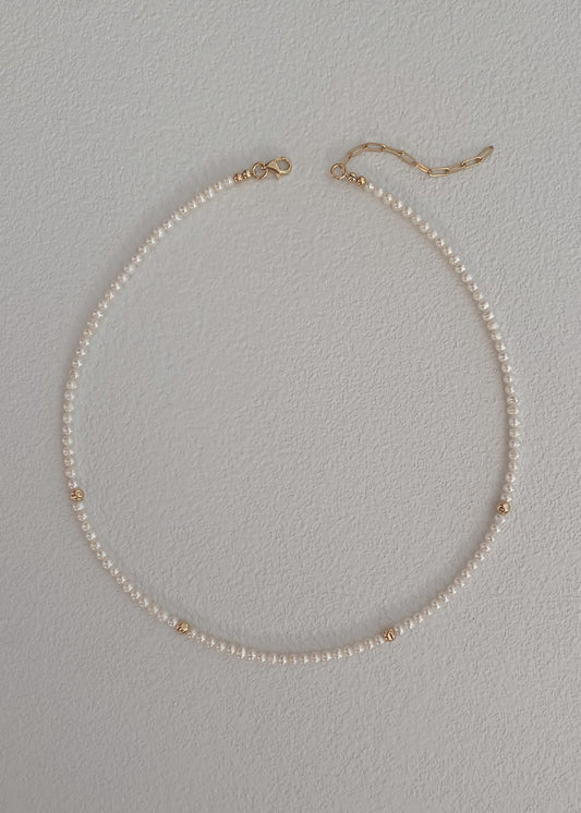Mia pearl necklace