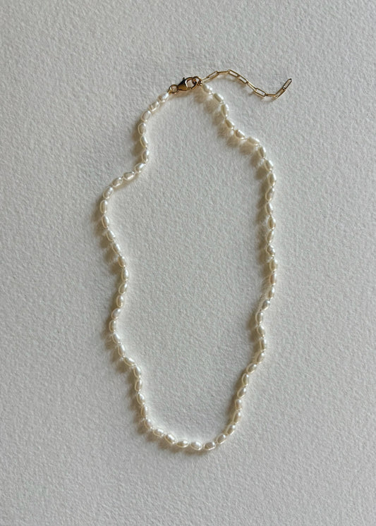 Natural pearl necklace