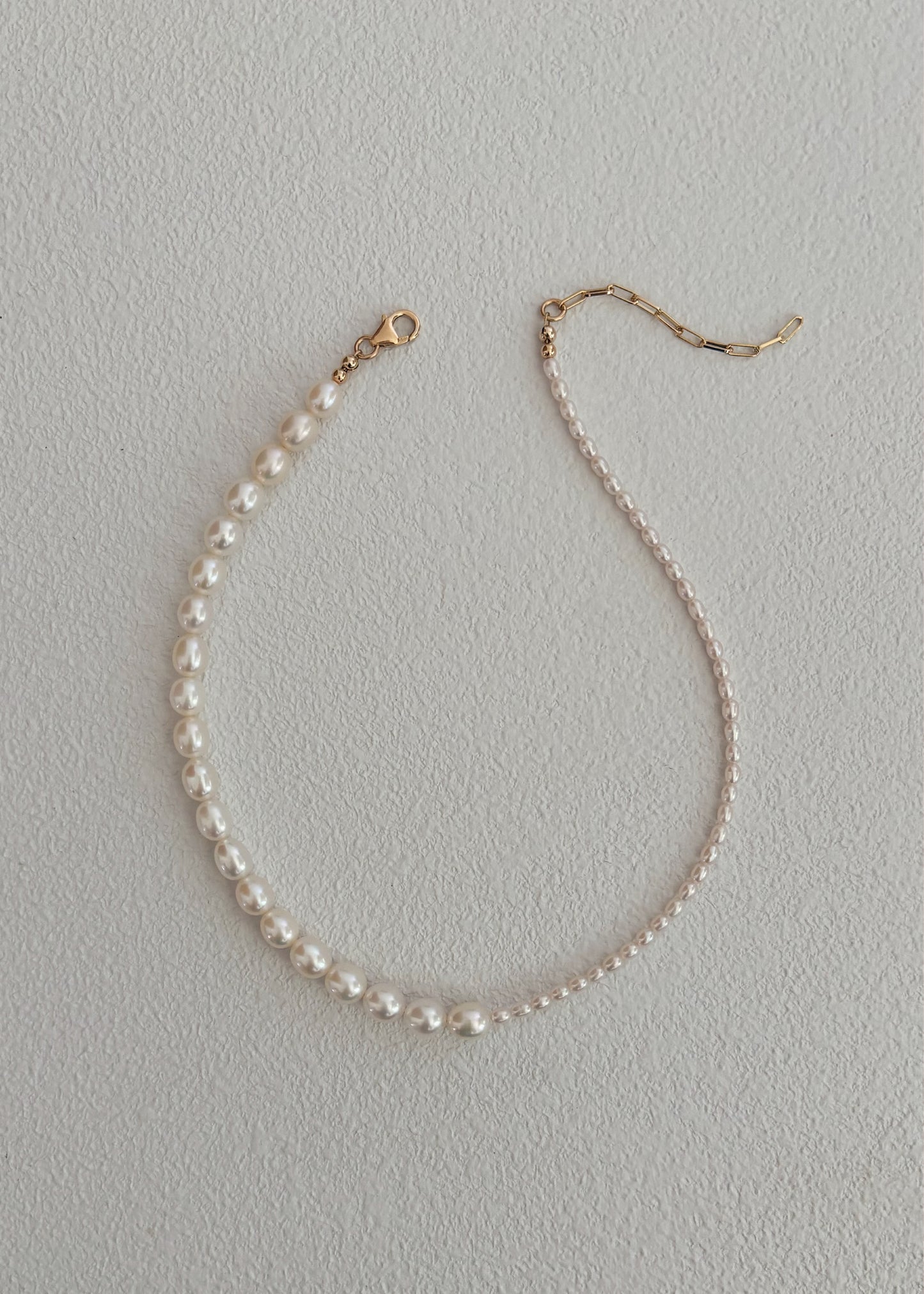 Salty pearl choker