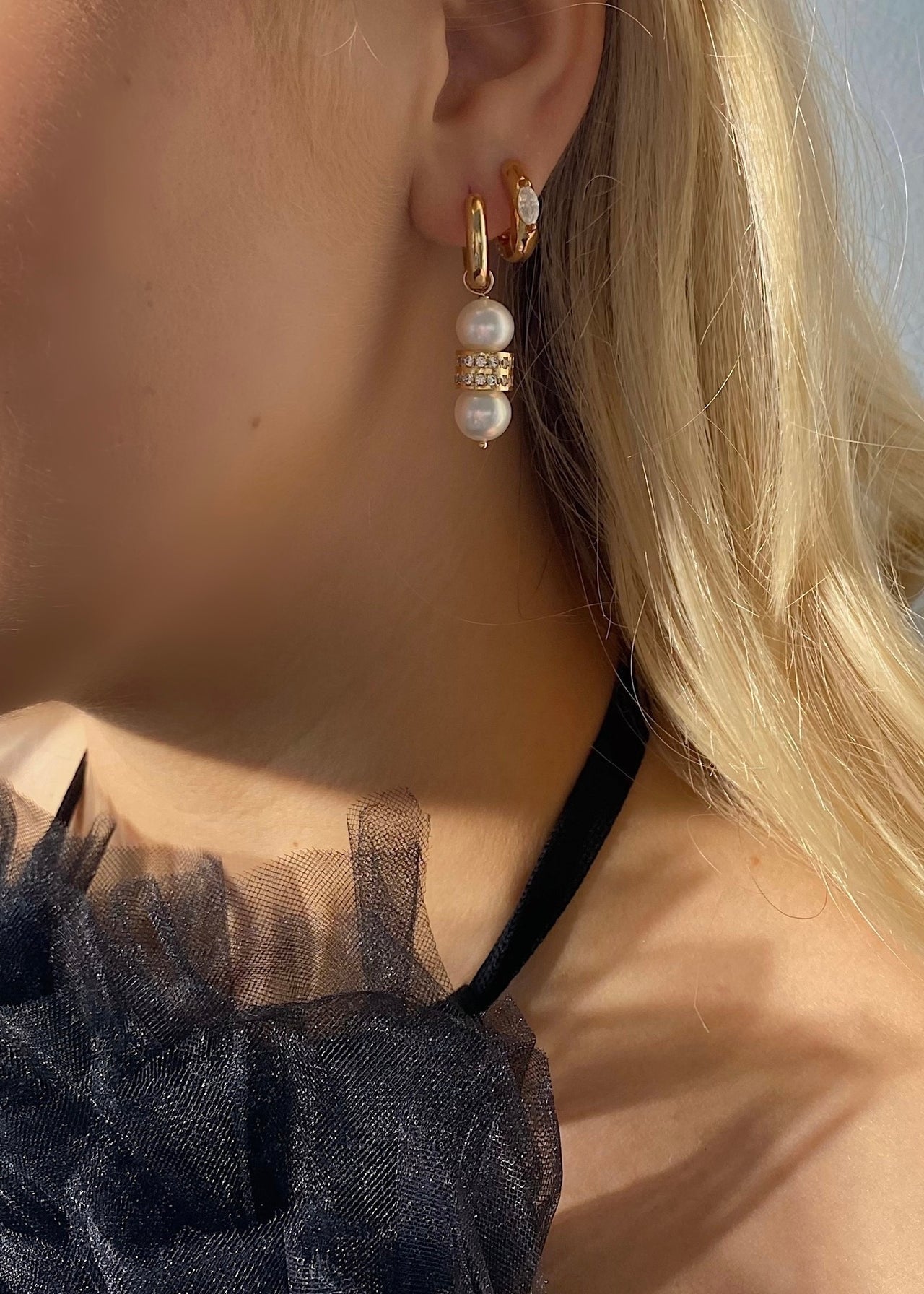 Crystal hoops earrings gold