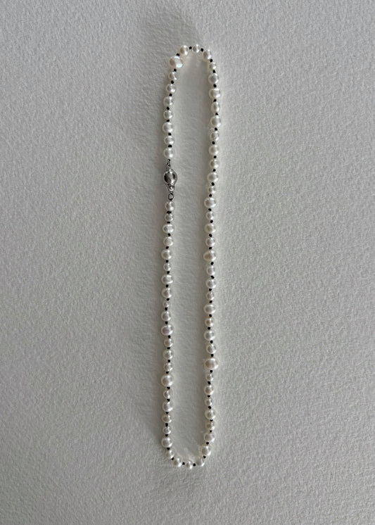 Serifos pearl necklace