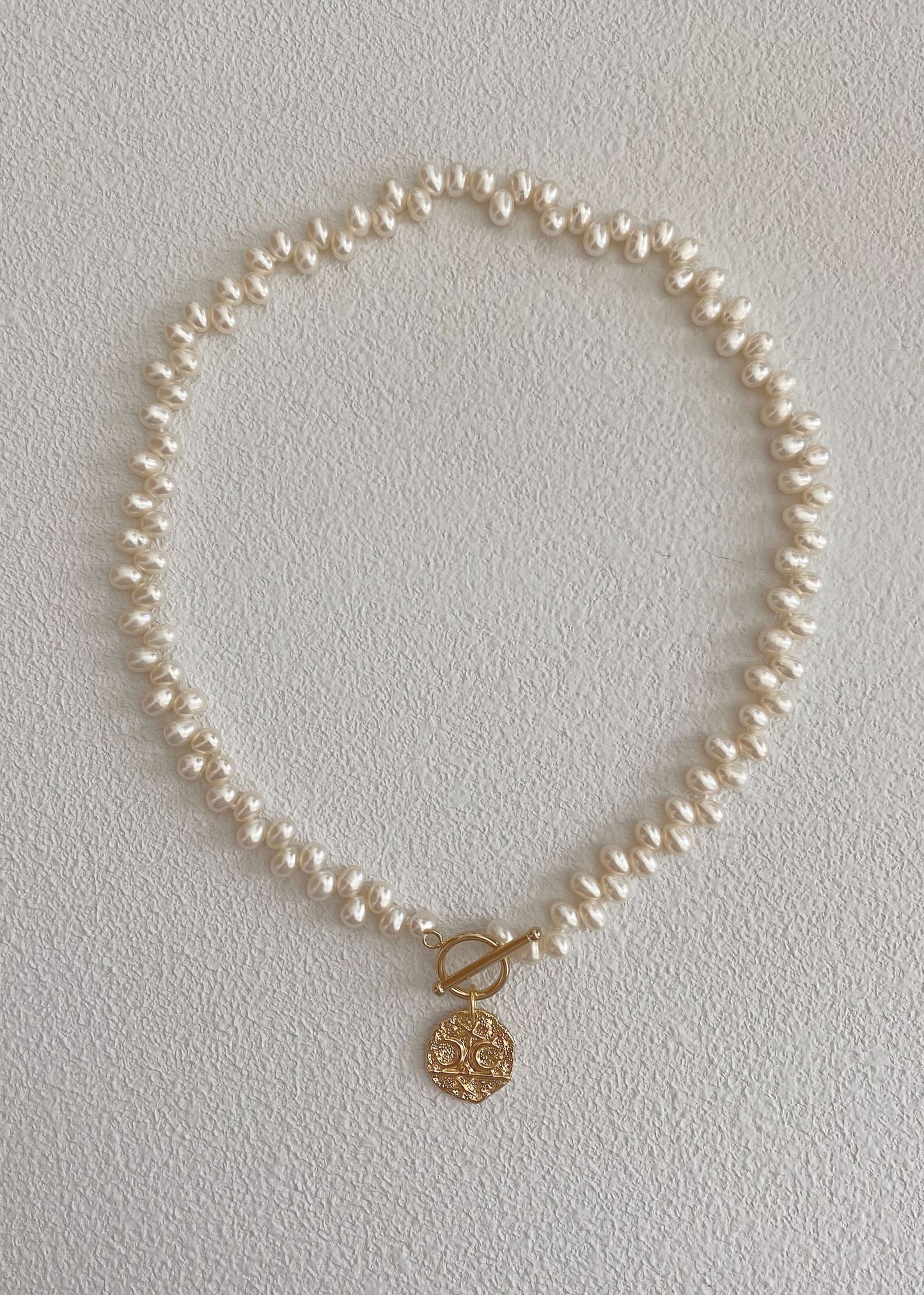 Milos pearl necklace