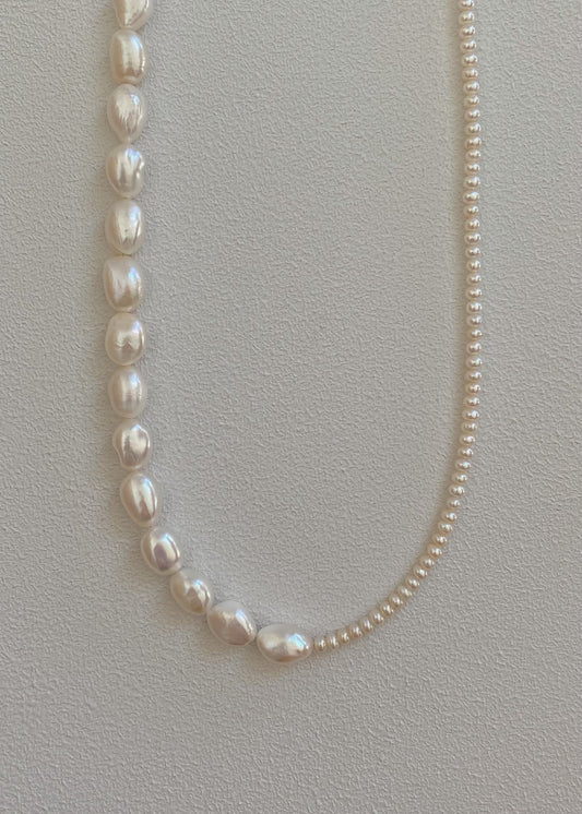 Amor pearl necklace